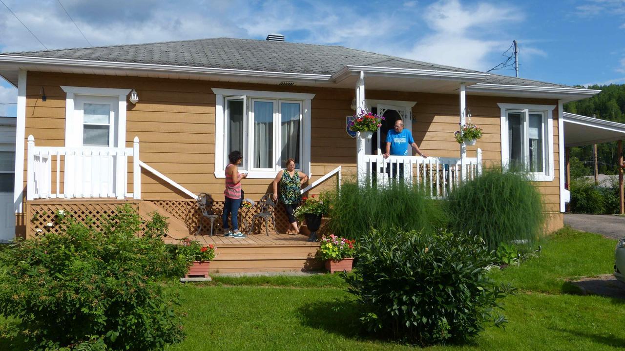 Gite Marie-Claire Petit-Saguenay エクステリア 写真
