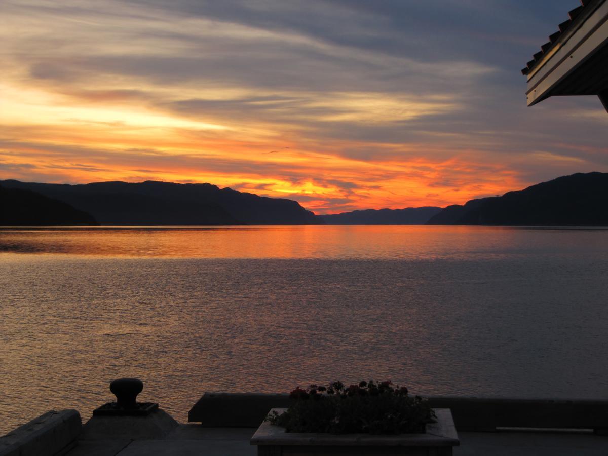 Gite Marie-Claire Petit-Saguenay エクステリア 写真